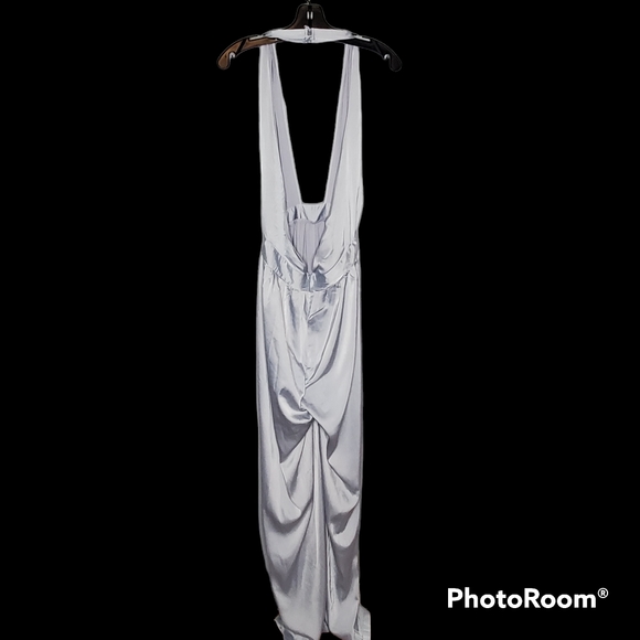 Nwt nasty gal oh what a night satin halter jumpsuit pale blue silver size 6 - Picture 7 of 14